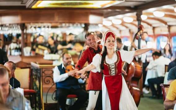 Budapeste: Jantar Cruzeiro com Música ao Vivo e Espetáculo de Danças Folclóricas