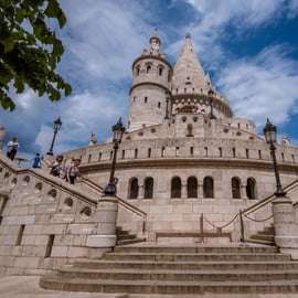 Passeio pela Colina do Castelo de Buda: Bastião dos Pescadores e Igreja de São Matias
