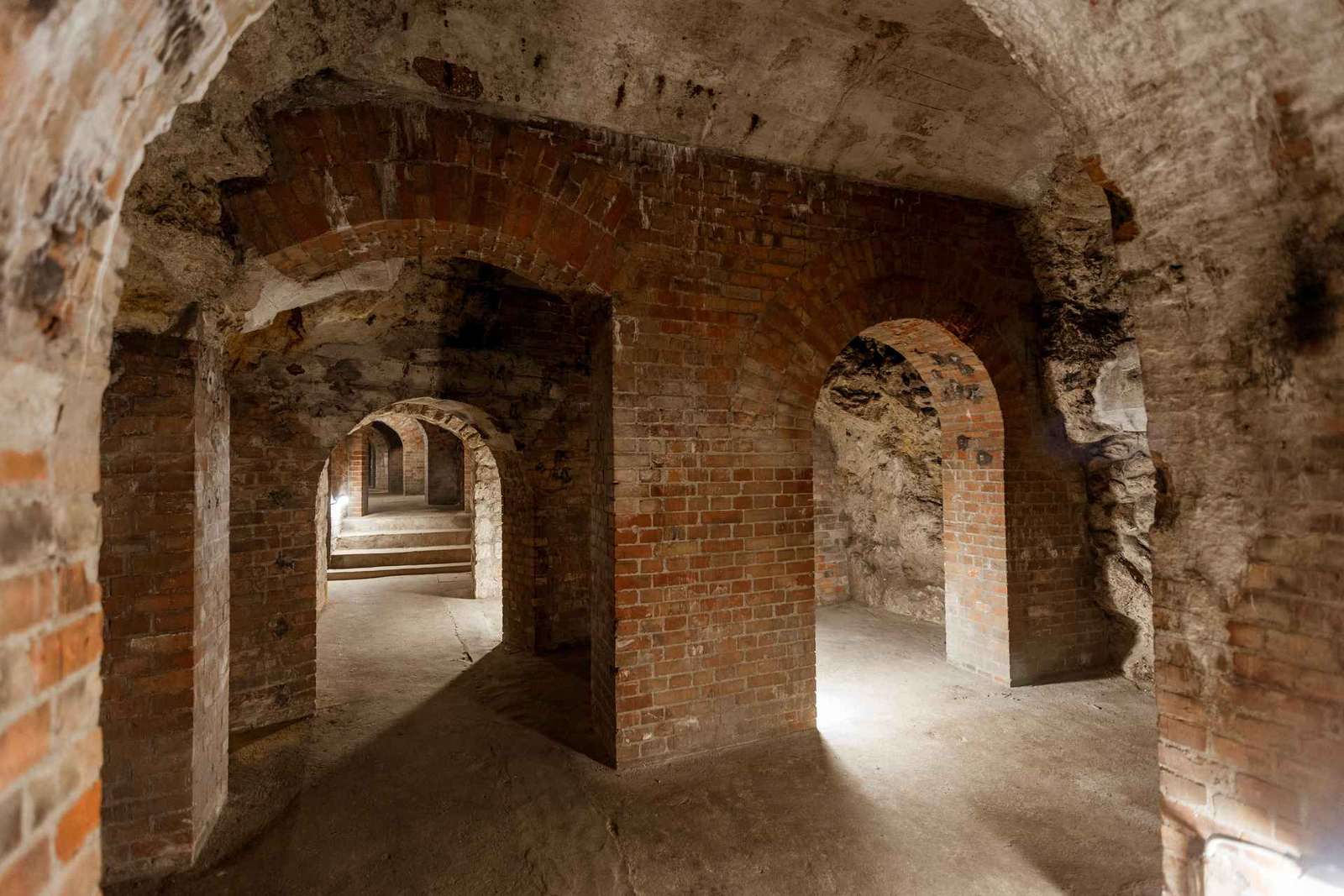 Budapeste: O cerco do Castelo de Buda durante a Segunda Guerra Mundial e a visita ao abrigo anti-bombas
