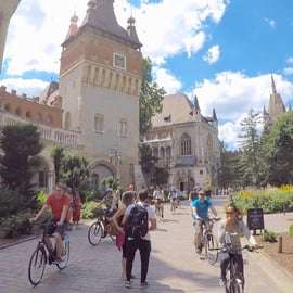 Budapest Highlights Bike Tour com um guia local
