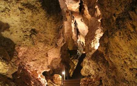 Budapeste: Visita guiada a pé às grutas de Semlő-hegyi e Pál-völgyi