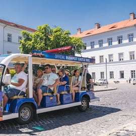 Budapeste: Autocarro Elétrico Hop-On Hop-Off Oficial do Castelo de Buda