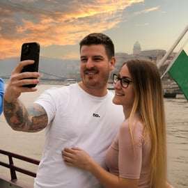 Budapeste: Cruzeiro turístico noturno ou diurno