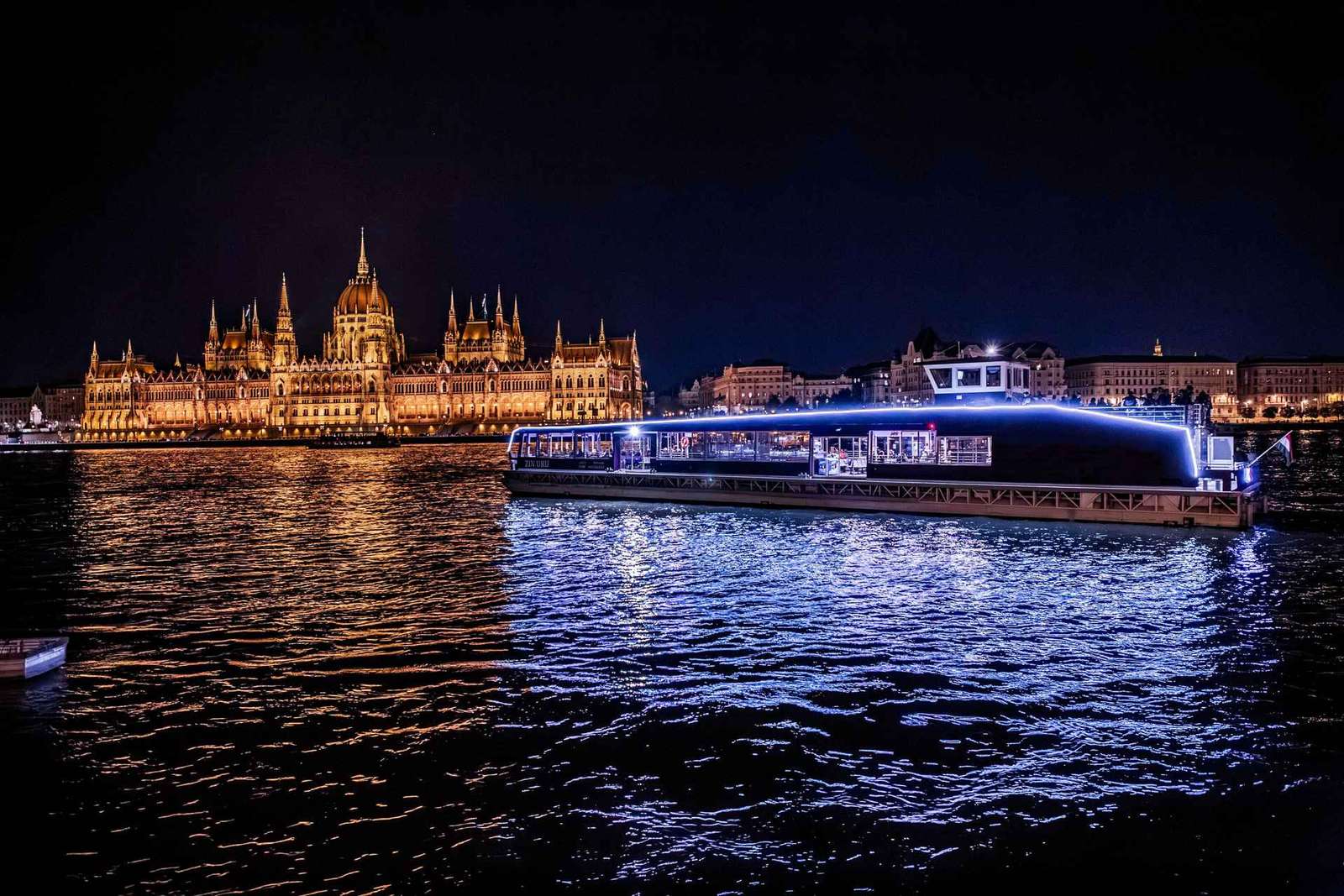 Budapeste: Cruzeiro turístico pelo rio Danúbio com guia de áudio