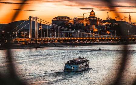 Budapeste: Cruzeiro pelos destaques da cidade com drinque de boas-vindas