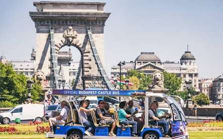 Budapeste: Autocarro Elétrico Hop-On Hop-Off Oficial do Castelo de Buda