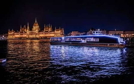 Budapeste: Cruzeiro turístico pelo rio Danúbio com guia de áudio