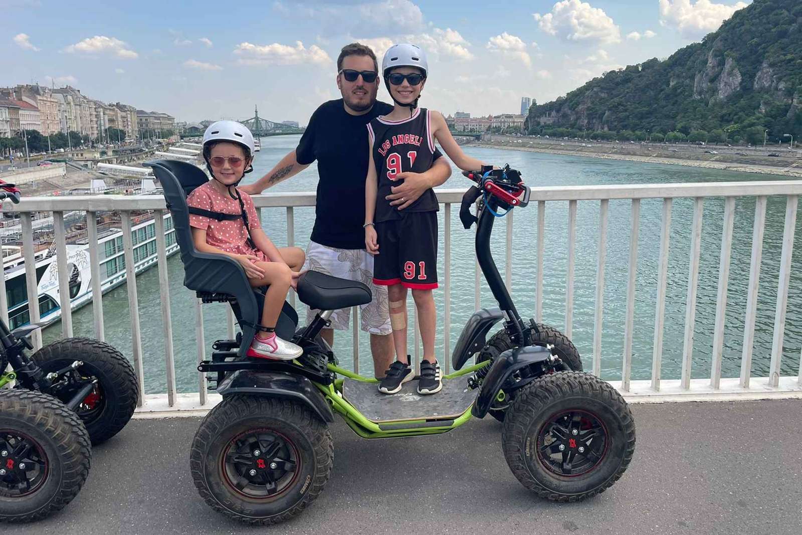 Budapeste: Tour guiado pelos destaques de Buda em um EZRaider elétrico