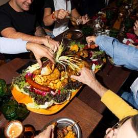 Budapeste: Jantar de Banquete Real com Bebidas e Espetáculos ao Vivo