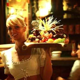 Budapeste: Jantar com espetáculo medieval e bebidas