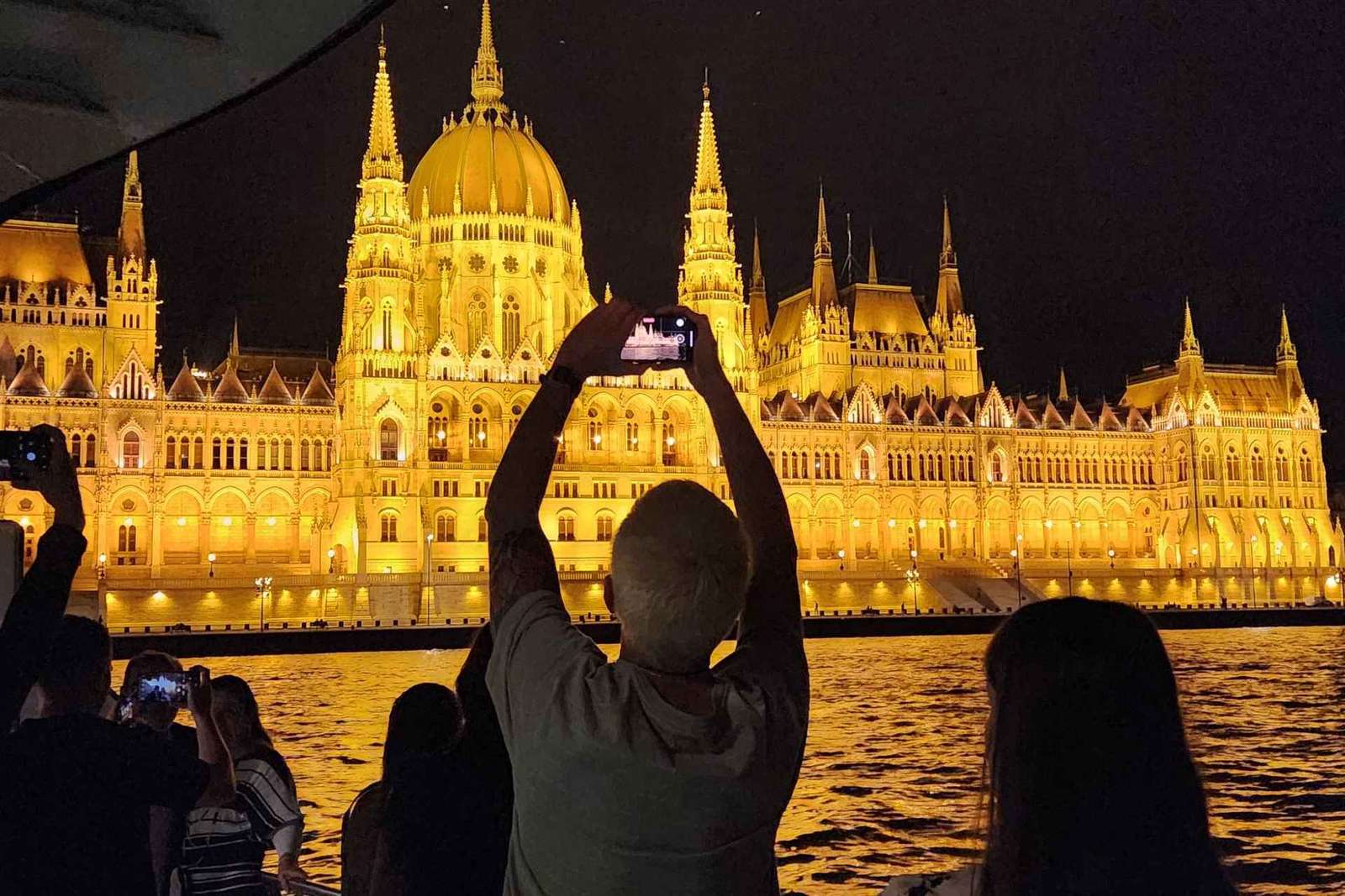 Budapeste: Cruzeiro turístico noturno ou diurno