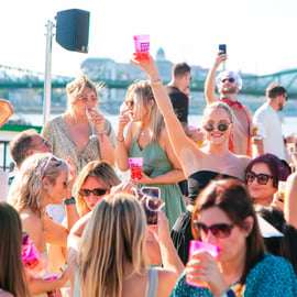 Budapeste: Cruzeiro ao pôr do sol com cocktails ilimitados