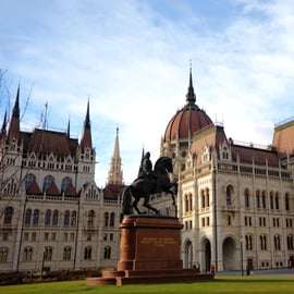 Budapeste: Excursão de autocarro guiada de 4 horas com cruzeiro guiado pelo rio