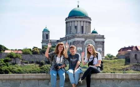 De Budapeste: Viagem de 1 dia à Curva do Danúbio em inglês