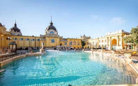 Budapeste: Termas Széchenyi – Entrada Fast Track com Armário