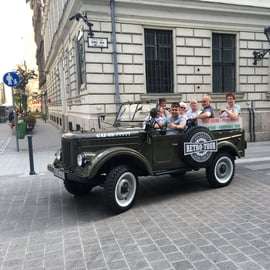 Budapeste: City tour particular com jipe russo