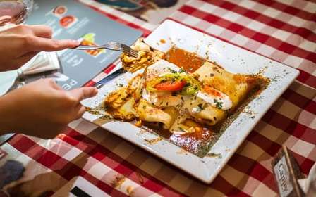Budapeste: passeio gastronómico com vinho - vinhos, grupo pequeno e guia local