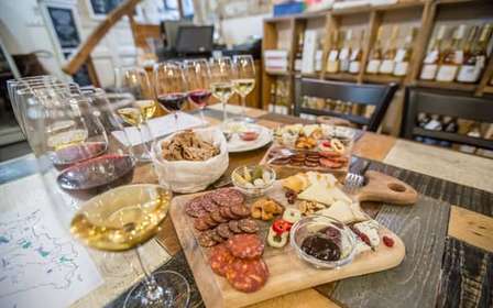 Budapeste: Prova de vinhos, queijos e charcutaria