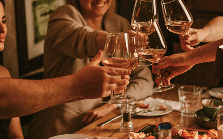 Prova de vinhos húngaros no centro de Budapeste