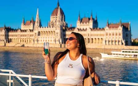 Budapeste: Cruzeiro ao pôr do sol com cerveja ilimitada