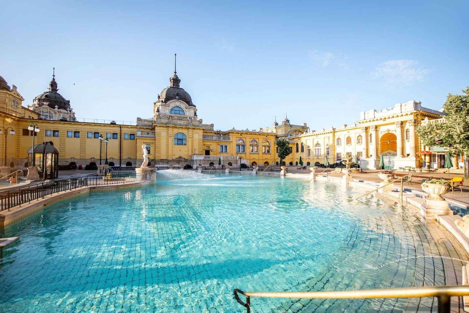 Budapeste: Termas Széchenyi – Entrada Fast Track com Armário