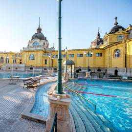 Budapeste: Termas Széchenyi – Entrada Fast Track com Armário