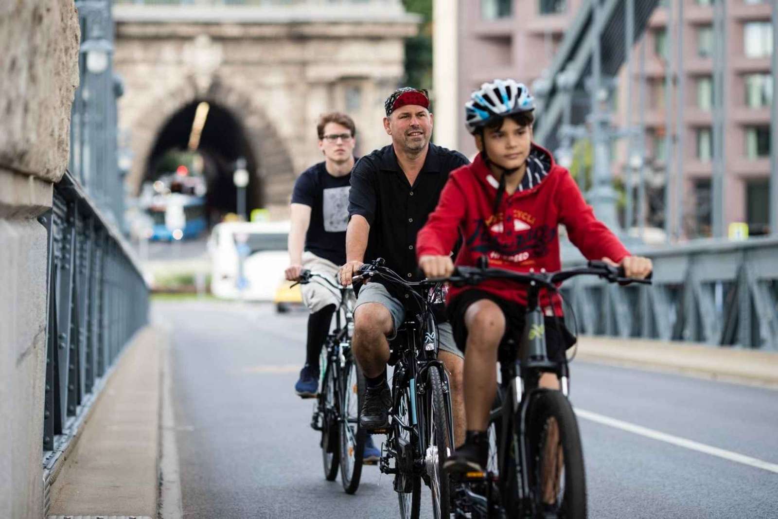 Escolhe uma bicicleta e faz o teu próprio passeio em Budapeste-24 horas