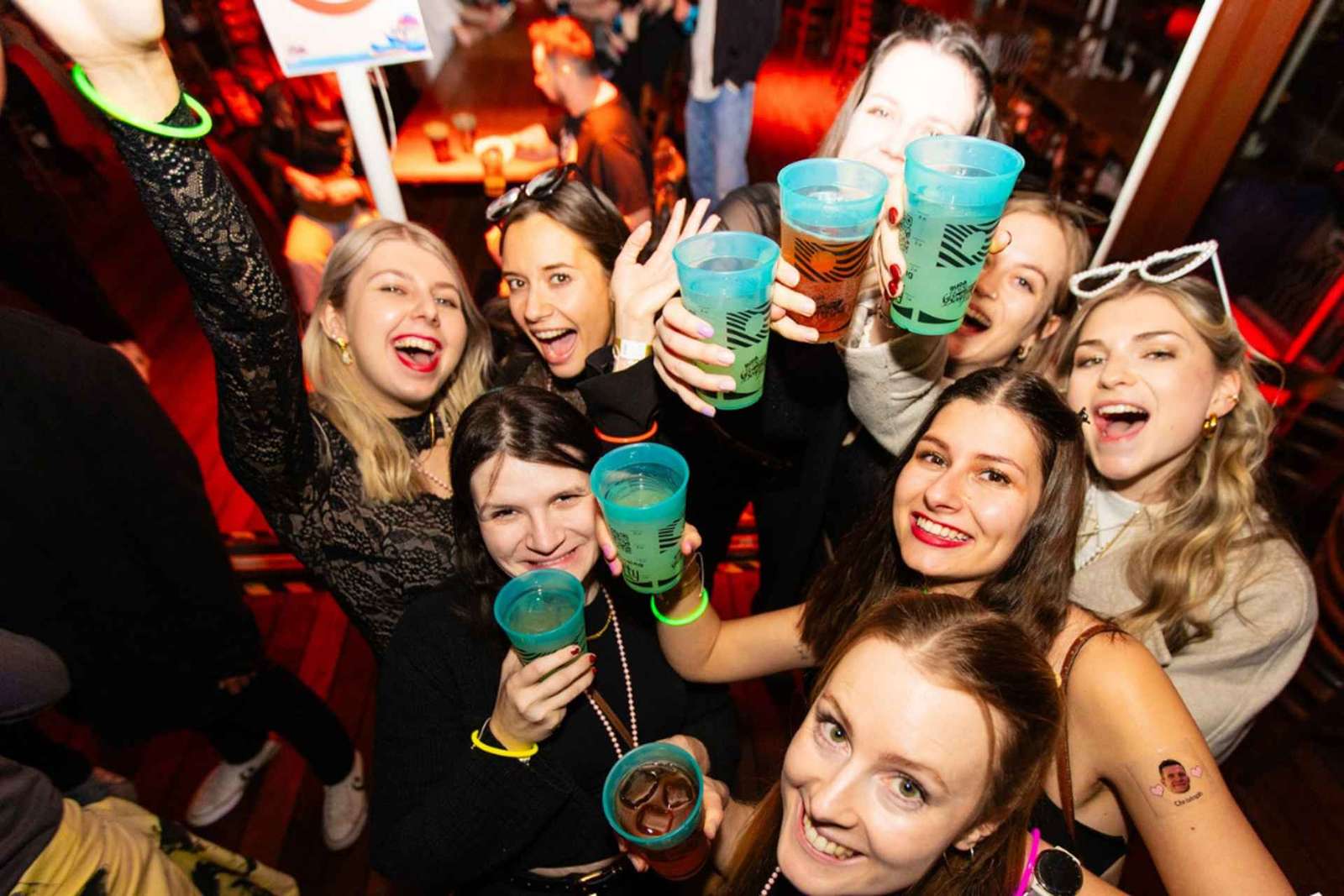 Budapeste: Cruzeiro turístico com bebidas ilimitadas