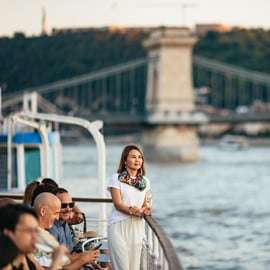 Budapeste: Cruzeiro noturno com bebidas e música ao vivo
