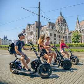 Budapeste: Passeio de E-Scooter MonsteRoller