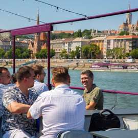 Budapeste: Cruzeiro turístico pelo rio Danúbio com guia de áudio