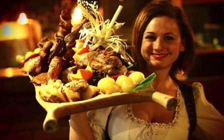 Budapeste: Jantar com espetáculo medieval e bebidas