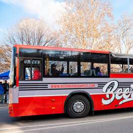 Passeio de autocarro privado com cerveja ilimitada em Budapeste