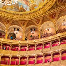 Budapeste: Tour pelo Teatro da Ópera de Budapeste com Concerto ao Vivo