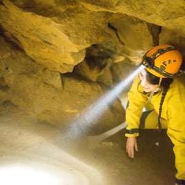 Budapeste: Excursão de aventura em espeleologia com guia de turismo
