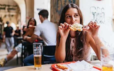 Budapeste: Tour gastronômico guiado a pé com comida e bebida