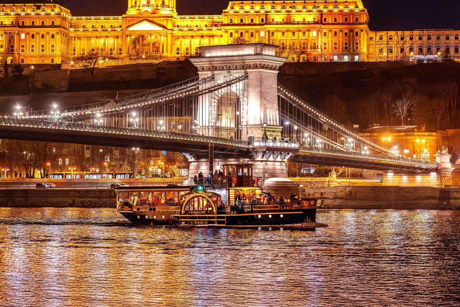 Budapeste: cruzeiro histórico com bebida de boas-vindas