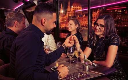 Budapeste: Jantar Cruzeiro de 4 pratos com espetáculo de piano