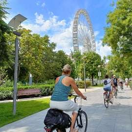 Budapest Highlights Bike Tour com um guia local