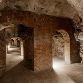 Budapeste: O cerco do Castelo de Buda durante a Segunda Guerra Mundial e a visita ao abrigo anti-bombas