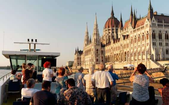 Budapeste: Passeio de barco durante o dia