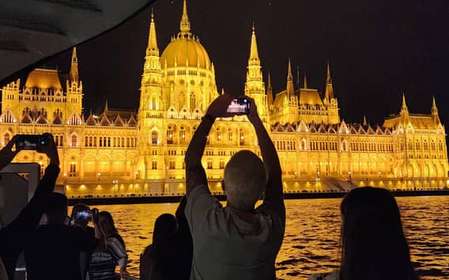 Budapeste: Cruzeiro turístico noturno ou diurno