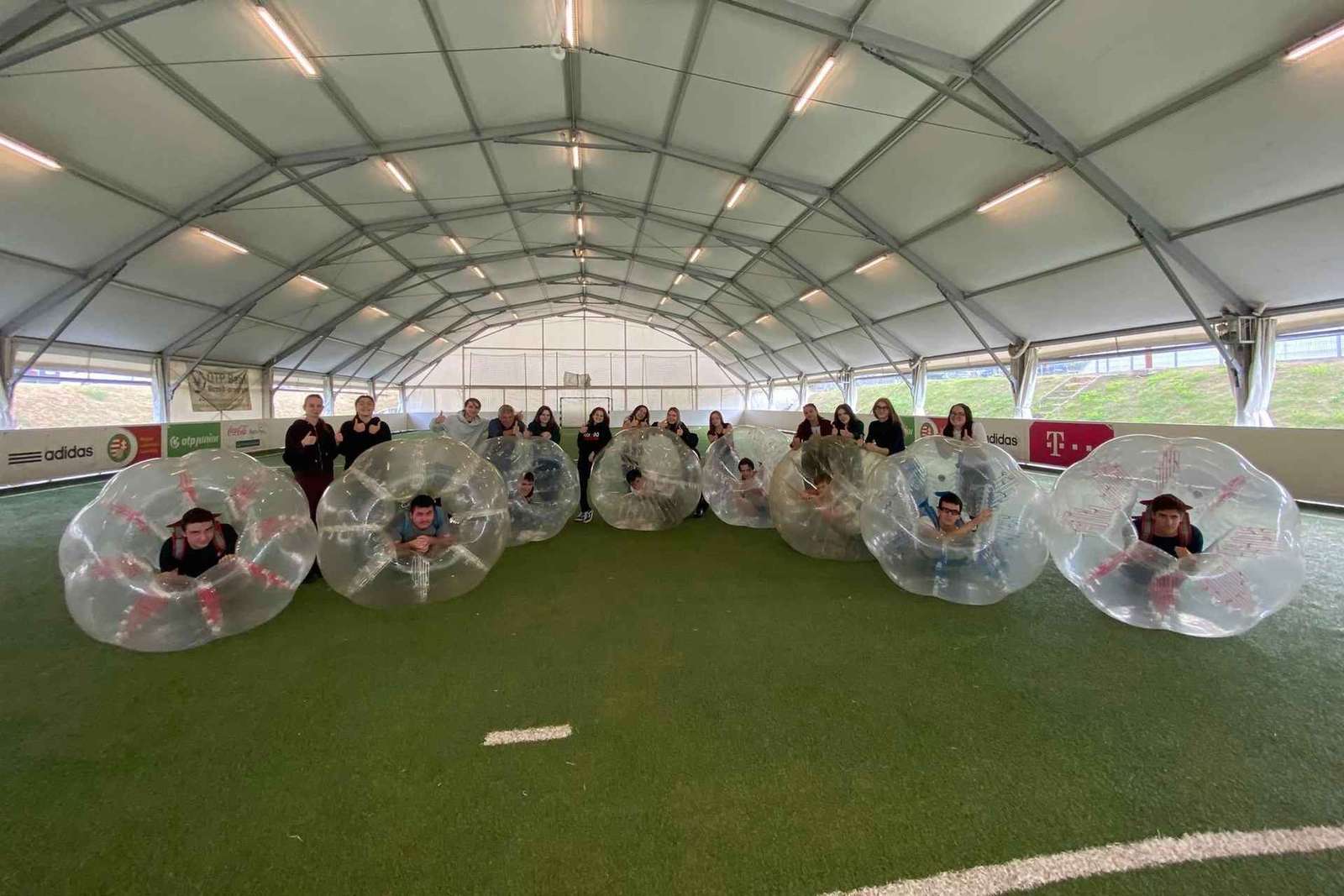 Futebol Bolha com cerveja em Budapeste