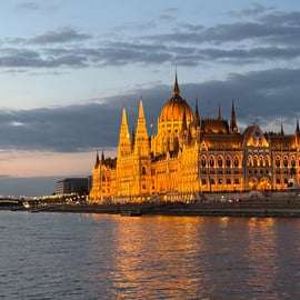 Budapeste: Cruzeiro Noturno com Bebidas Ilimitadas e Vistas
