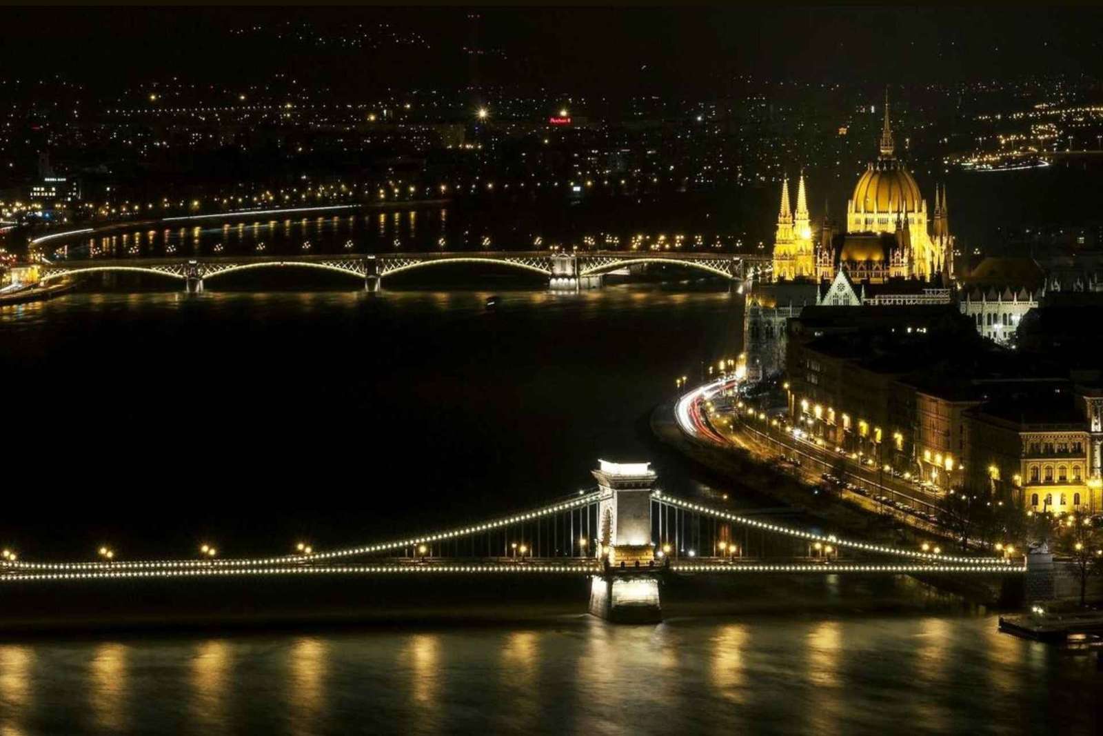 Budapeste: Cruzeiro turístico noturno no Danúbio