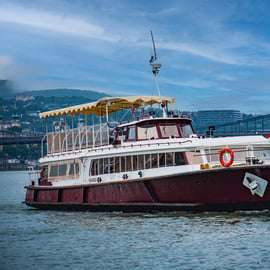 Budapeste: Cruzeiro turístico pelo rio Danúbio com guia de áudio