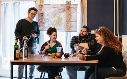 Budapeste: Degustação de vinhos húngaros com 7 vinhos e tapas