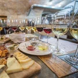 Budapeste: Prova de vinhos, queijos e charcutaria