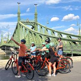 Budapeste: passeio histórico de bicicleta de 2,5 horas com guia local