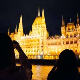 Budapeste: Cruzeiro Noturno com Bebidas Ilimitadas e Vistas